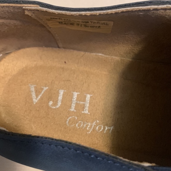 VJH Women’s Comfort Hushpuppies - Picture 2 of 5